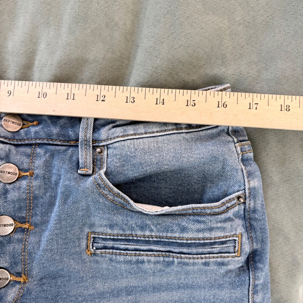 Driftwood Charlee Cropped Wide Leg Button Fly Jeans Light Wash Women Size 32x25" - Picture 7 of 11